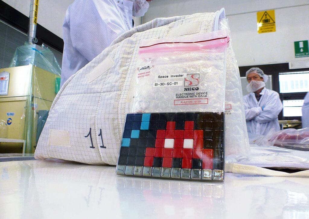 Space2, last tests before leaving : Photo - ESA space invader