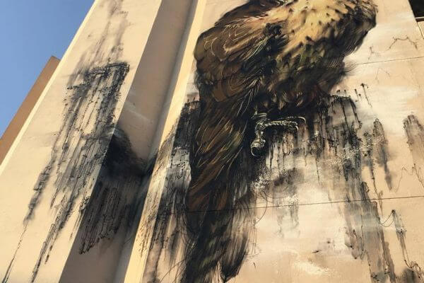 Hua Tunan, Falcon Street Art, Dubai 2016. Photo credit Hua Tunan