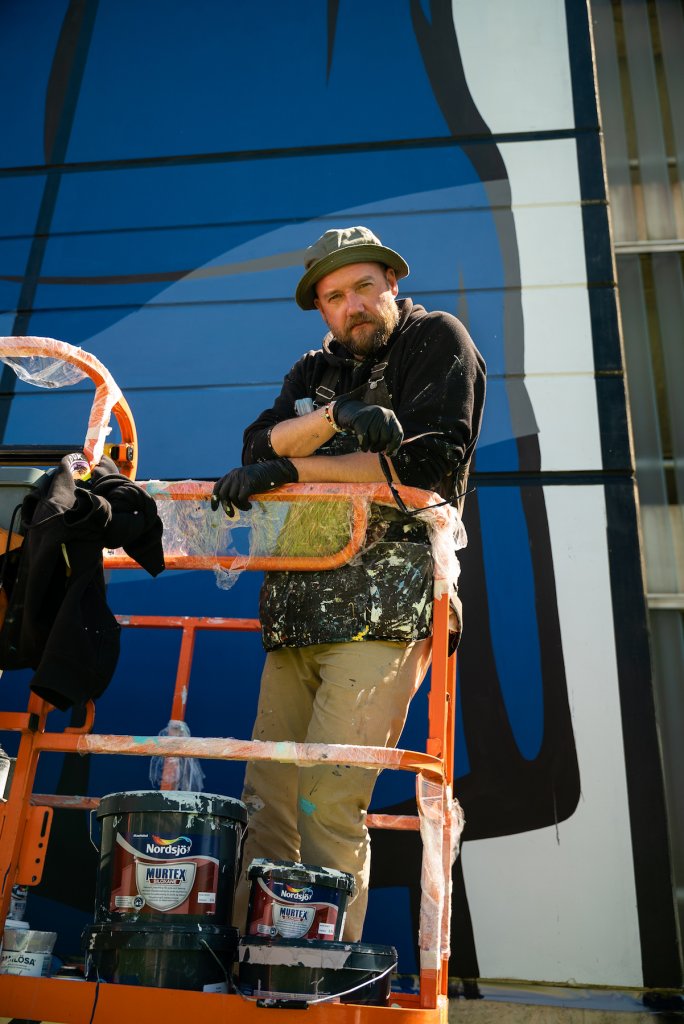 Embrace For Landing D Face For Artscape Goteborg 21 Embrace For Landing D Face For Artscape Goteborg 21
