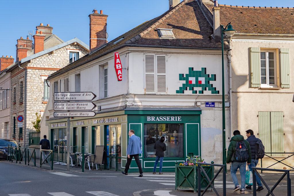 Fontainebleau Invaded: The Mosaic Art of Street Artist Invader Takes Over the Historic Town. Image © Invader