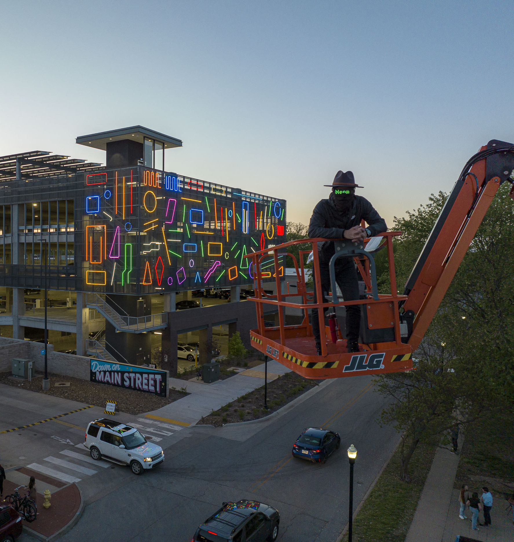 Spidertag’s Interactive Neon Mural #16: A Vibrant Addition to Downtown Bentonville’s Art Scene, Arkansas